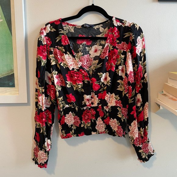 America Eagle Romantic Smocked Floral Blouse - Picture 4 of 6